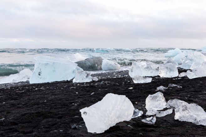 Diamond beach ice floe 3